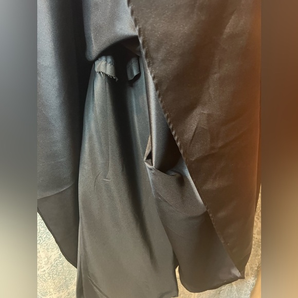 Black and Silver Jeweled Gown w pockets - Picture 11 of 12